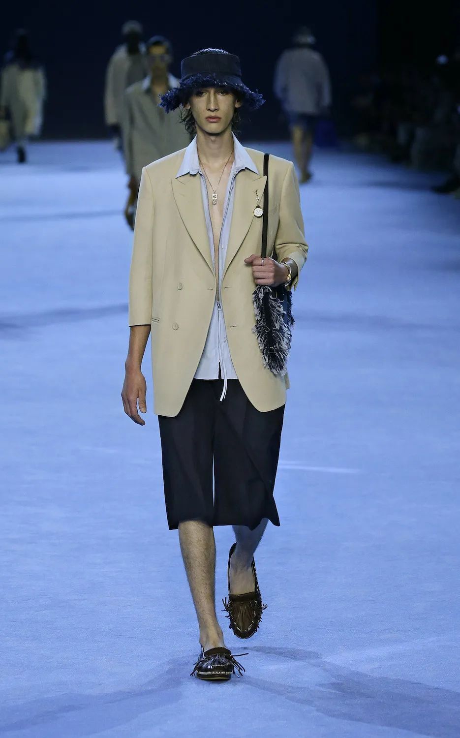 男人穿裙子已经不是什么新鲜事,只是现代社会裙装依旧是女性化的标签