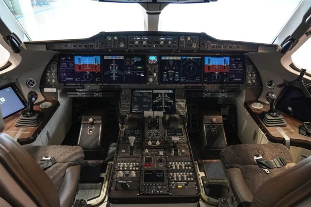 现场直击！首架C919今日正式交付东航，国产大飞机迈入“下半场”_腾讯新闻