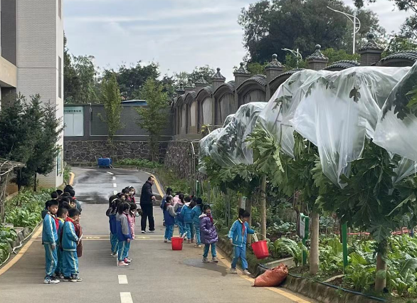 曲江区余靖小学大力弘扬"贤"文化