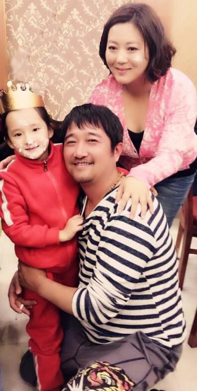 11年后,再看王茜华的婚姻,才明白她当初为何倒追沈航,高龄产子