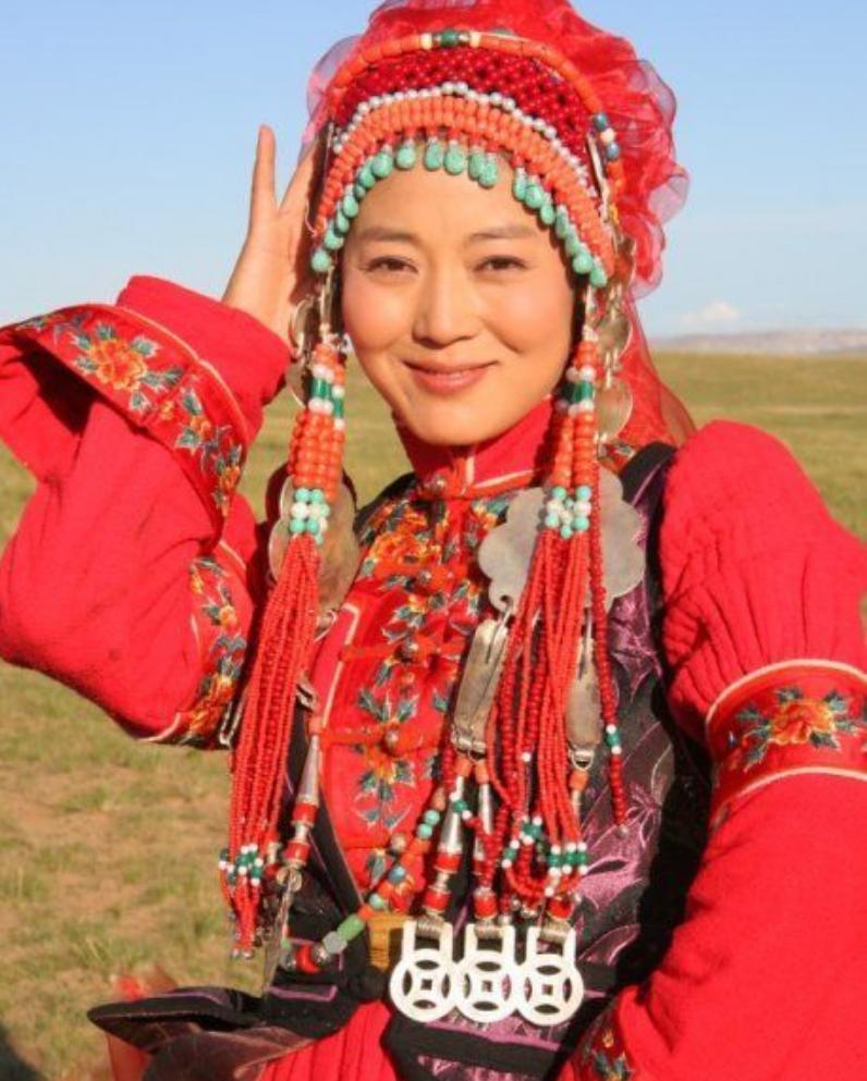 11年后,再看王茜华的婚姻,才明白她当初为何倒追沈航,高龄产子