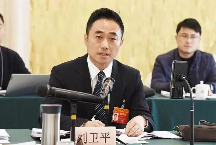 600亿估值腰斩,最"高端"辣条卫龙,卖不动了!_腾讯新闻