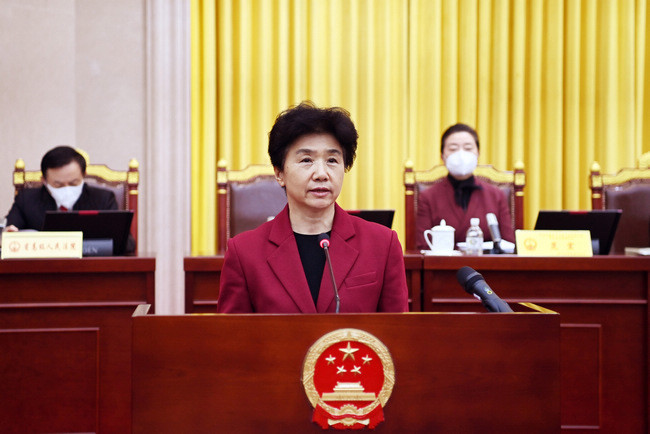 黑龙江省十三届人大常委会第三十八次会议召开梁惠玲作供职发言