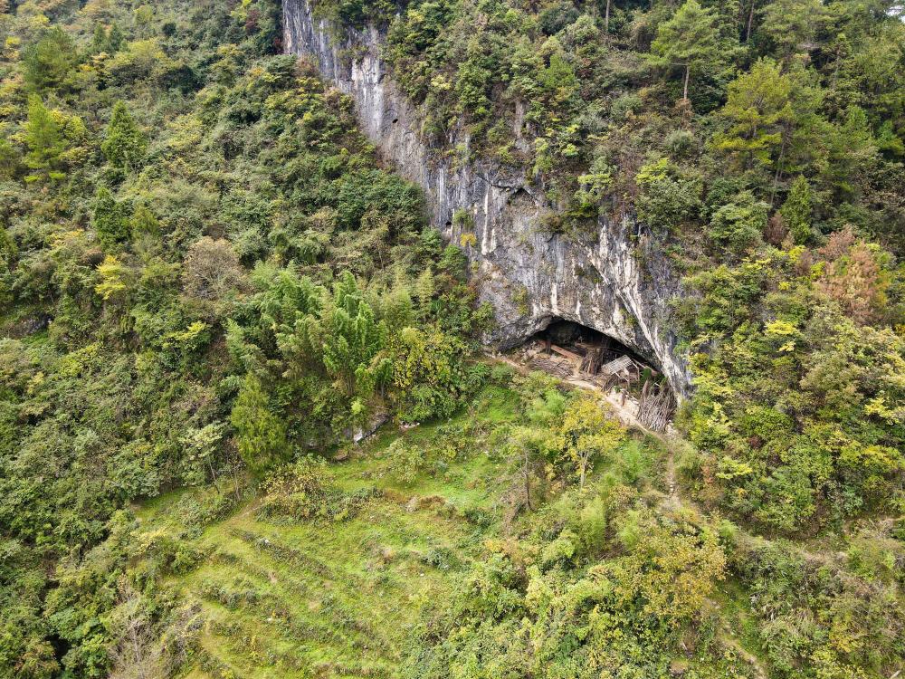 重庆市沙坪坝区山洞图片