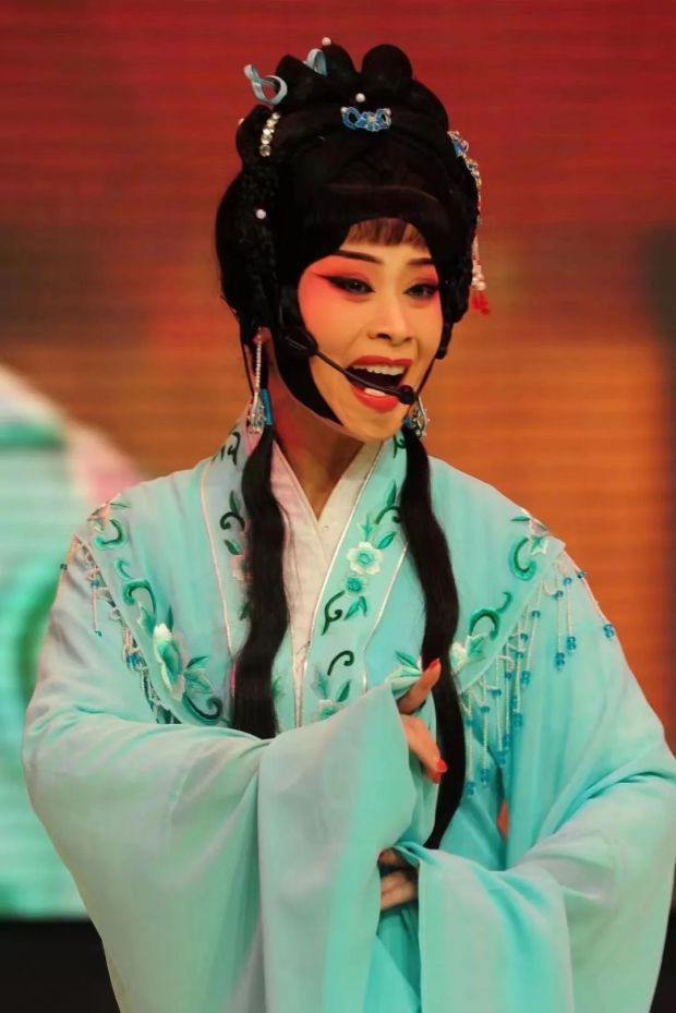 80后豫剧女演员陷入人生低谷"误入"直播后"逆风翻盘"