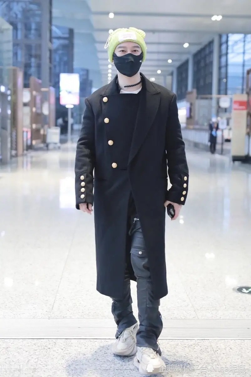 黄晓明审美倒退!