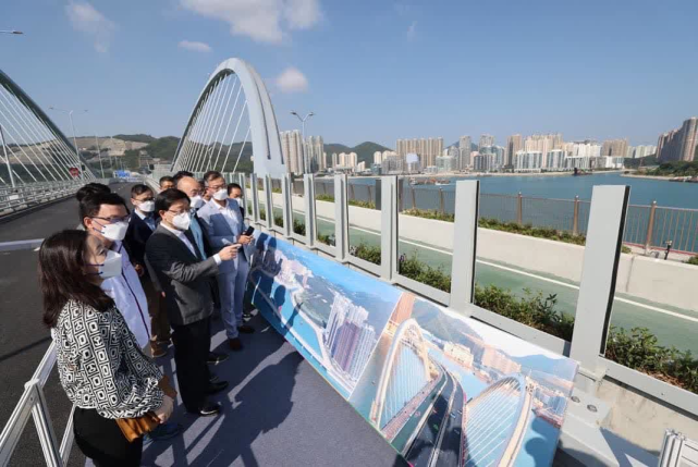 觀塘市中心的行車時間,在繁忙時間節省20分鐘,將軍澳居民可更早回到家