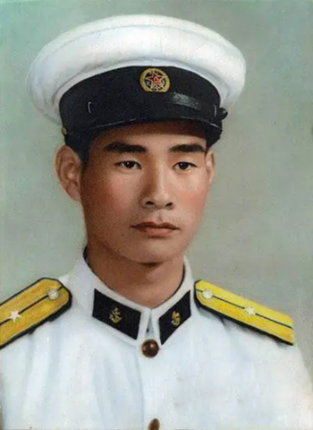 将国民党的一艘450吨的猎潜舰"章江号"和排水量1250吨的"剑门号"击沉