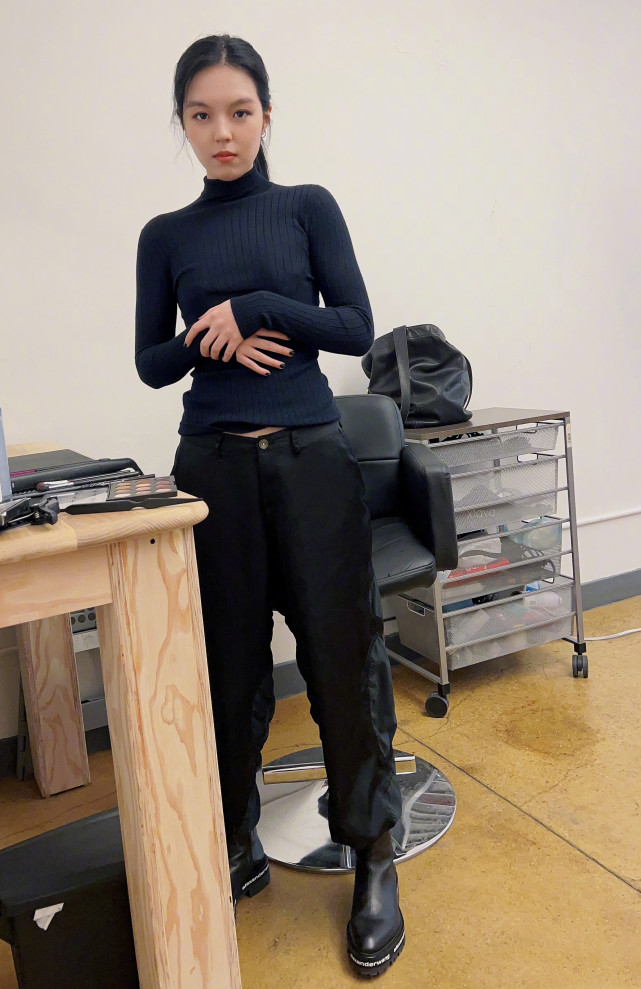 评论区中,哈文还和网友互动,透露女儿身高