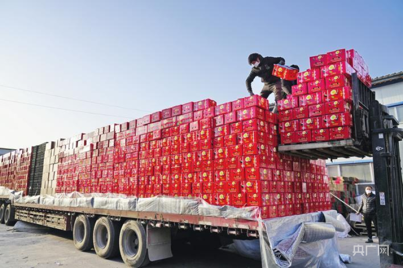 不断满足市场对高品质水果的需求,带动苹果加工包装,贮藏运输等相关