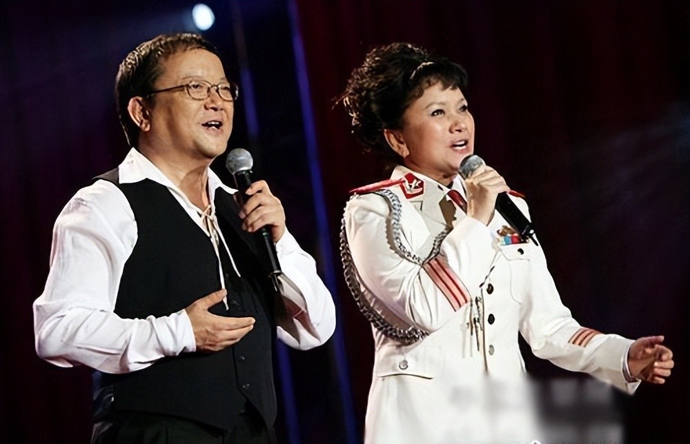 歌唱家王静:与聂卫平离婚后独自带娃生活,现在人生状况怎样?_腾讯新闻