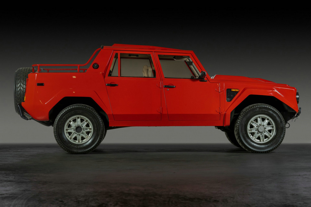 能越野的大蛮牛!预计20万美元起,兰博基尼lm002即将被拍卖_腾讯新闻