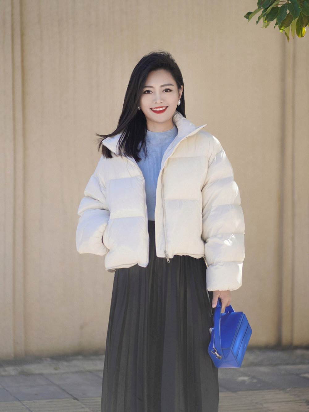 讲真冬季小个子女生穿羽绒服搭配半身裙保暖舒适显高又时髦