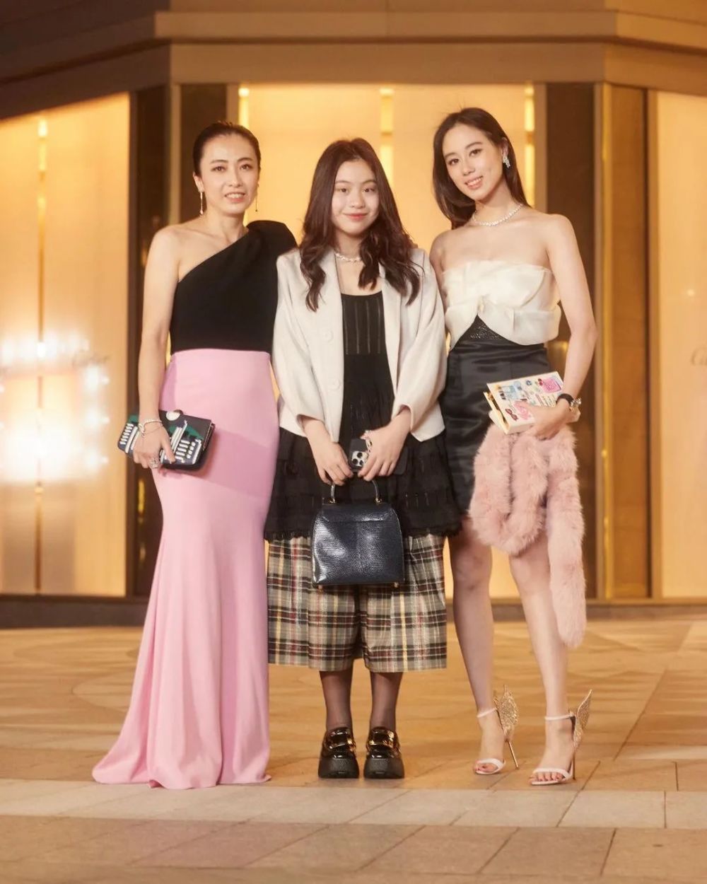 香港贵妇聚会黎姿不再年轻郑秀文一枝独秀│谁最美