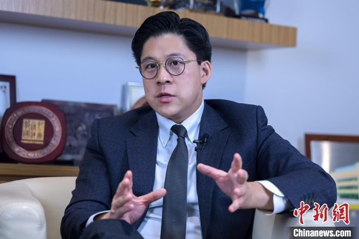 港澳会客厅|霍启刚:讲好中国故事要多方合作 才能1 1>3_腾讯新闻