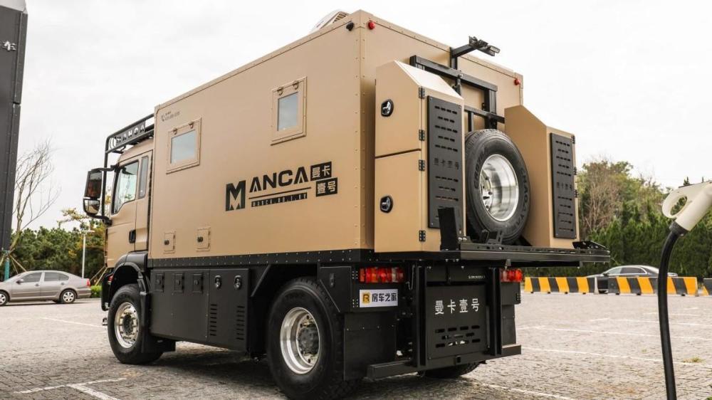 百万级重卡越野房车外观霸气内饰豪华曼卡壹号耀魅力无人能挡