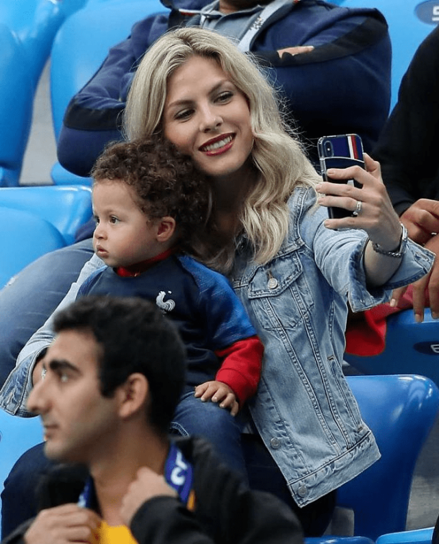 法国太太团谁最美1人像霉霉吉鲁爱妻身材好登贝莱妻子气质高