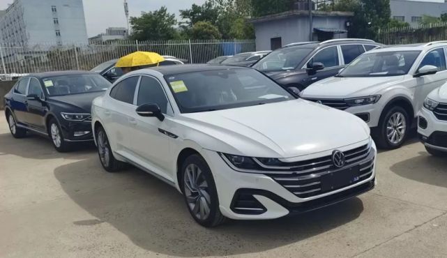 大众cc裸车优惠4万,跟迈腾一个价_腾讯新闻