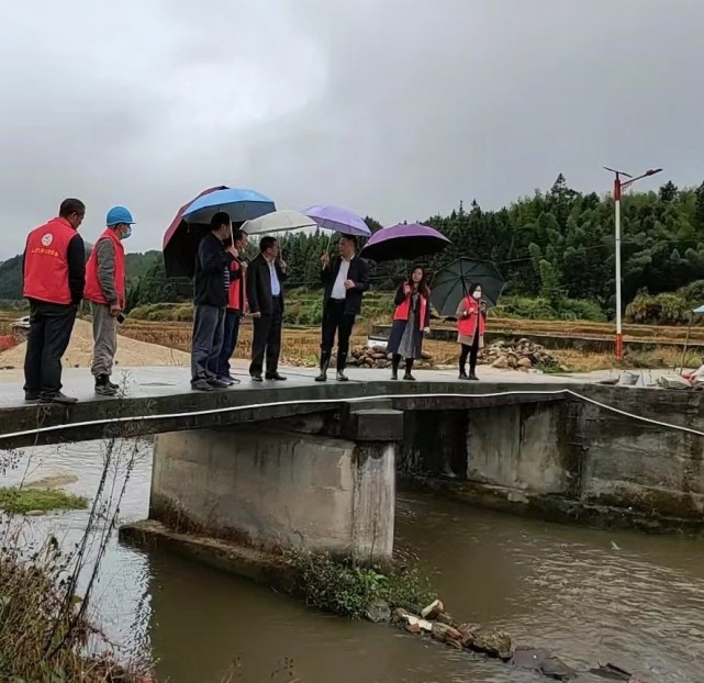 保护湘江源,清远连山禾洞镇人大代表在行动_腾讯新闻