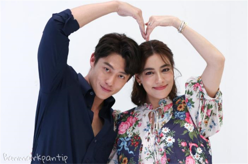 泰娱准夫妇mark和kim合体,女方否认怀孕,透露婚期已定_腾讯新闻