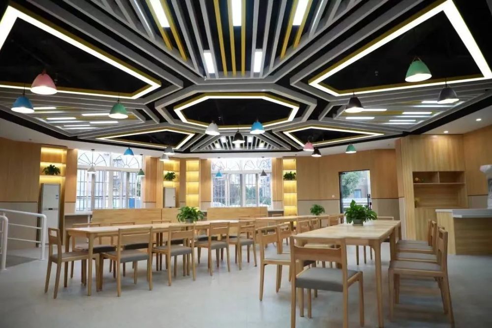 我嘉餐厅高昌路"我嘉·邻里中心"同时也是嘉定镇街道社区党群服务中心