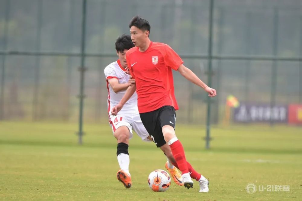 亚泰青训战报白雪松任意球梅开二度长春亚泰u21队2比3负于上海海港