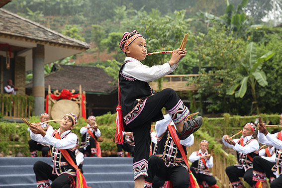 唱响的地方,也是国家级非物质文化遗产《牡帕密帕》和《拉祜族芦笙舞