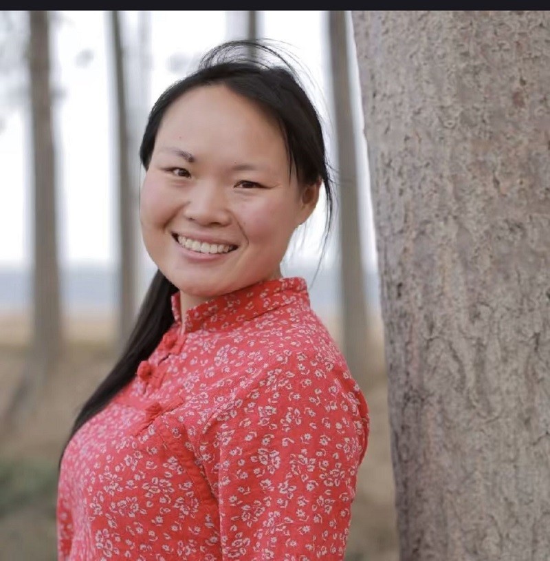 小阿青,山东聊城人,直播平台上的当红快娱乐主播,在平台上拥有724万的