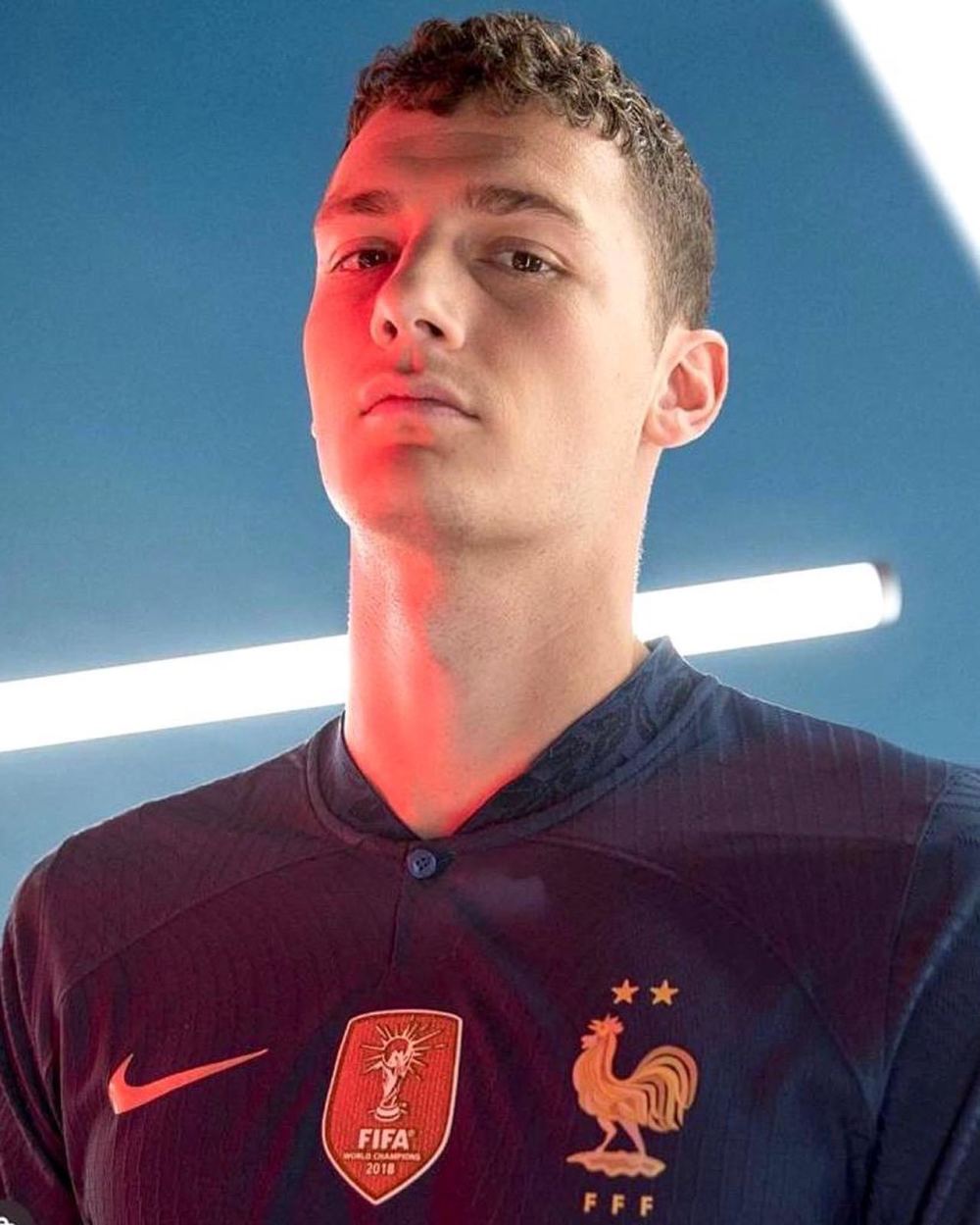 颜值世界杯法国球星帕瓦尔纯正法兰西血脉忧郁气息溢出屏幕