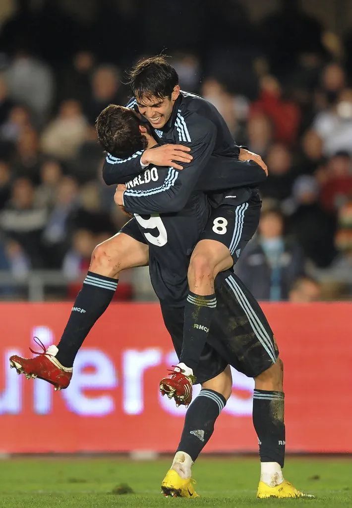 c罗和卡卡罕见旧照曝光!