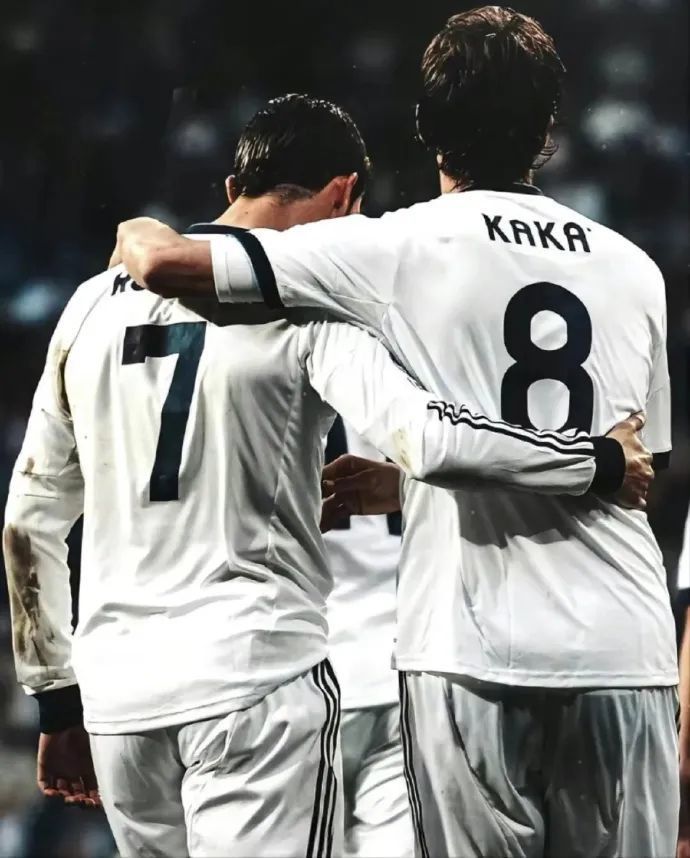 c罗和卡卡罕见旧照曝光!