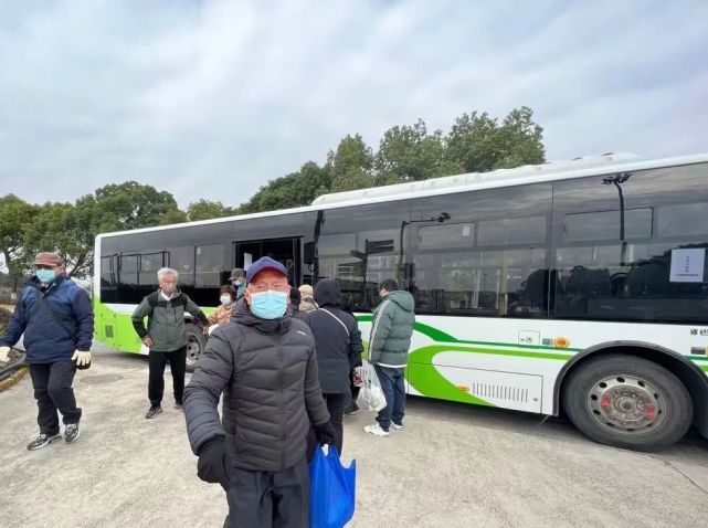 方便市民祭扫松鹤墓园恢复短驳车运营