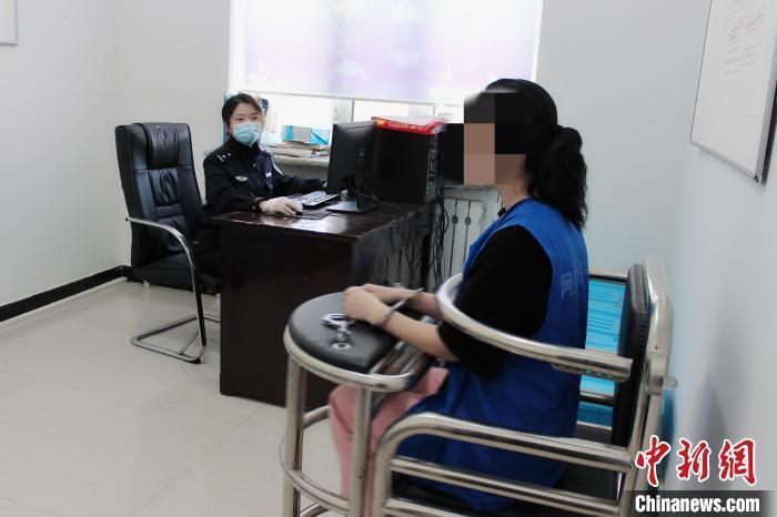 通讯探访高墙内绽放的巾帼警花