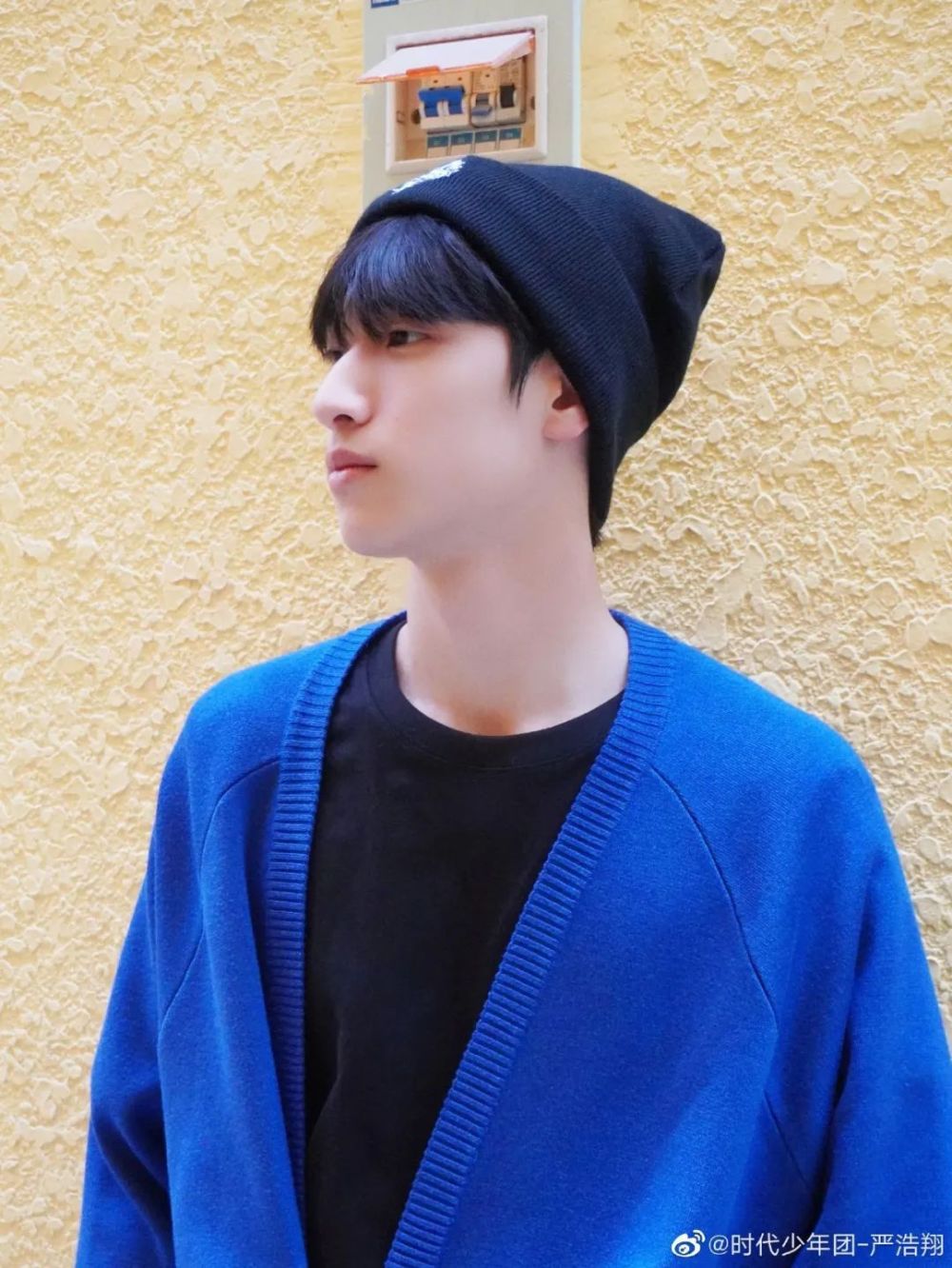 另一种常见的帽型是渔夫帽,帽檐和圆坨梯形的设计让它对脸型的包容度