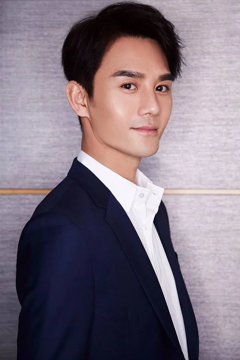 此外,王凯一直没有公开过的女朋友,加上之前的出游泰国事件,这令一些