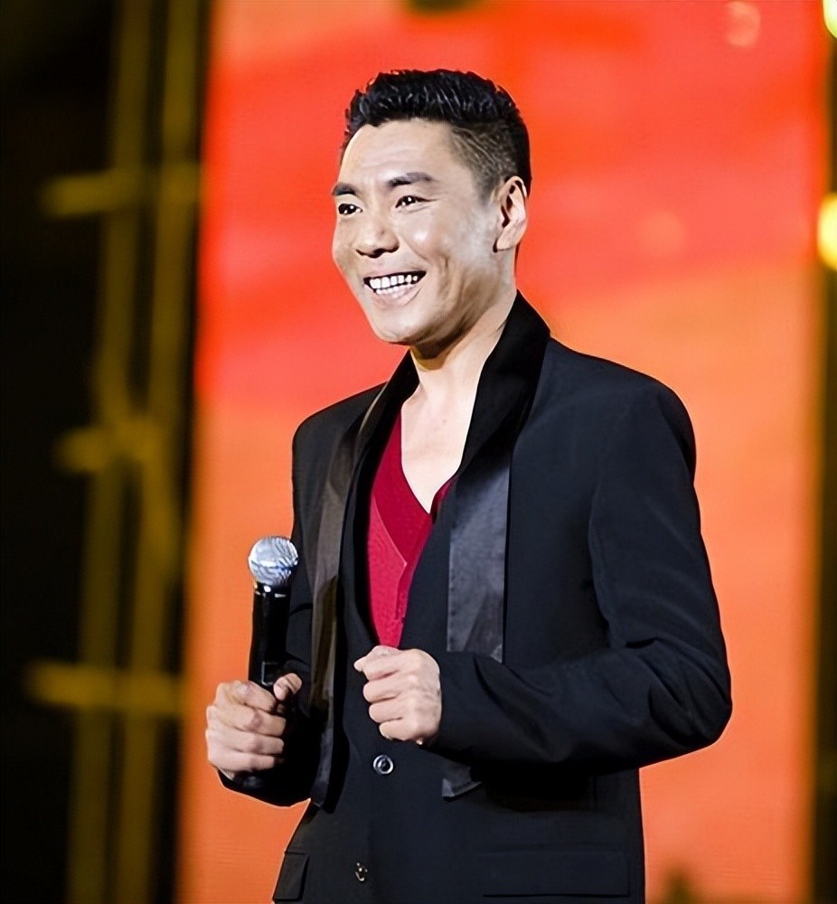 年轻时糗事不断,实力唱将屠洪刚加入短视频平台!_腾讯新闻