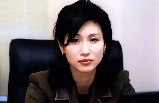 韩国最强小三金熙英:让顶级财阀抛弃总统之女,可她也害苦了爱人