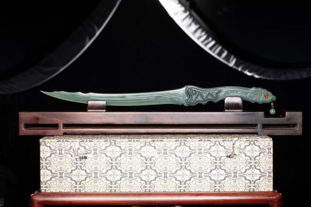 碧玉青玉 碧龙偃月刀 苏工大师亲工 典藏精品