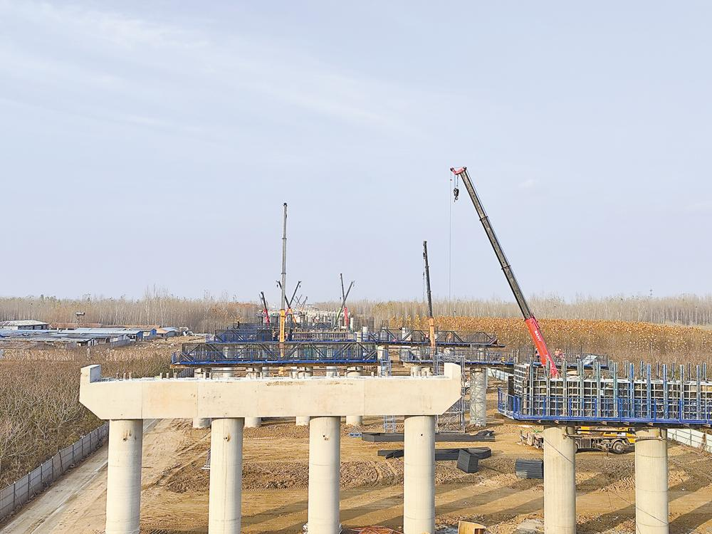 临空大道建设稳步推进