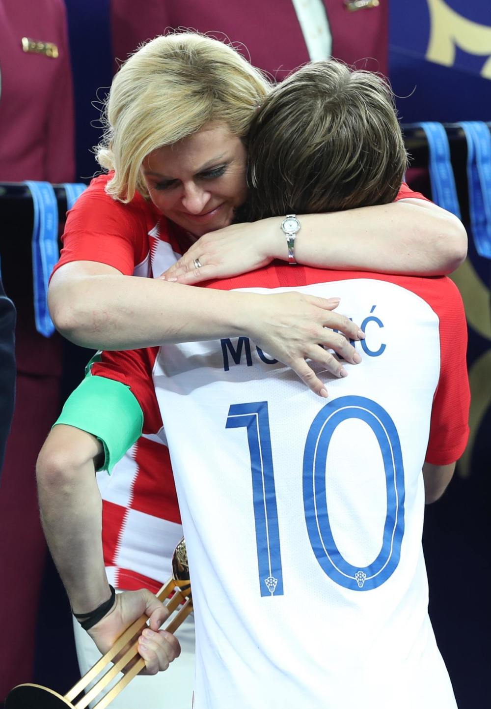 克罗地亚前女总统法国总统都来了时隔4年世界杯还是老样子