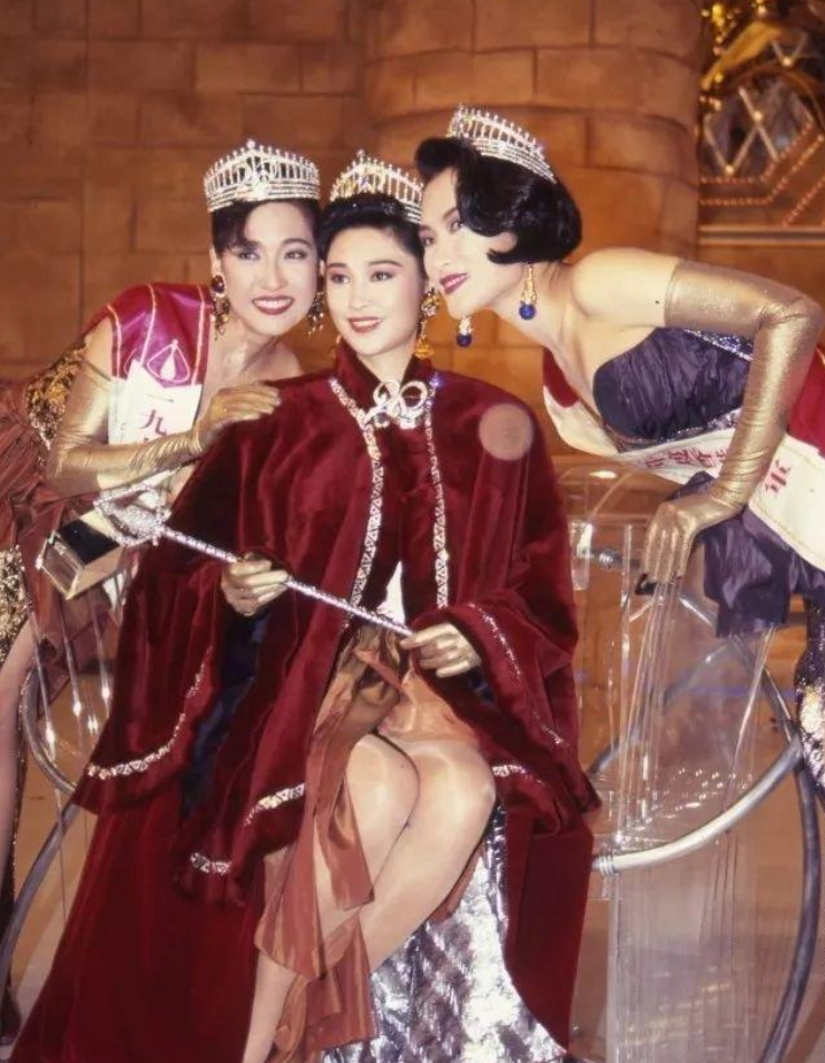 卢淑仪:曾是香港小姐冠军,为李克勤放弃事业,婚后日子有滋有味插图10