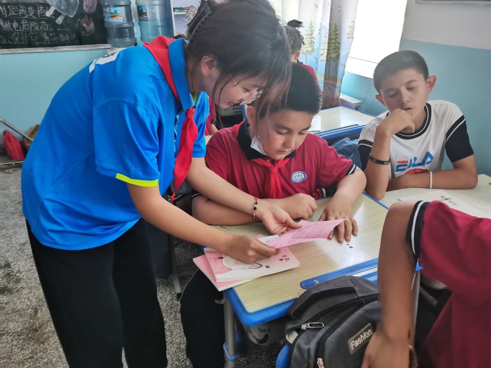 岳普湖县第一小学图片