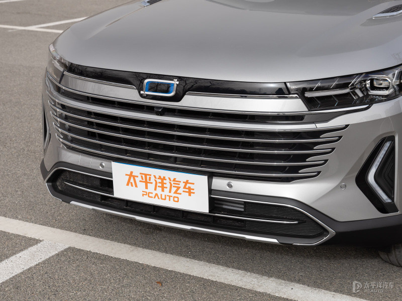 新款一汽奔腾t77t99正式上市采用全新产品标识