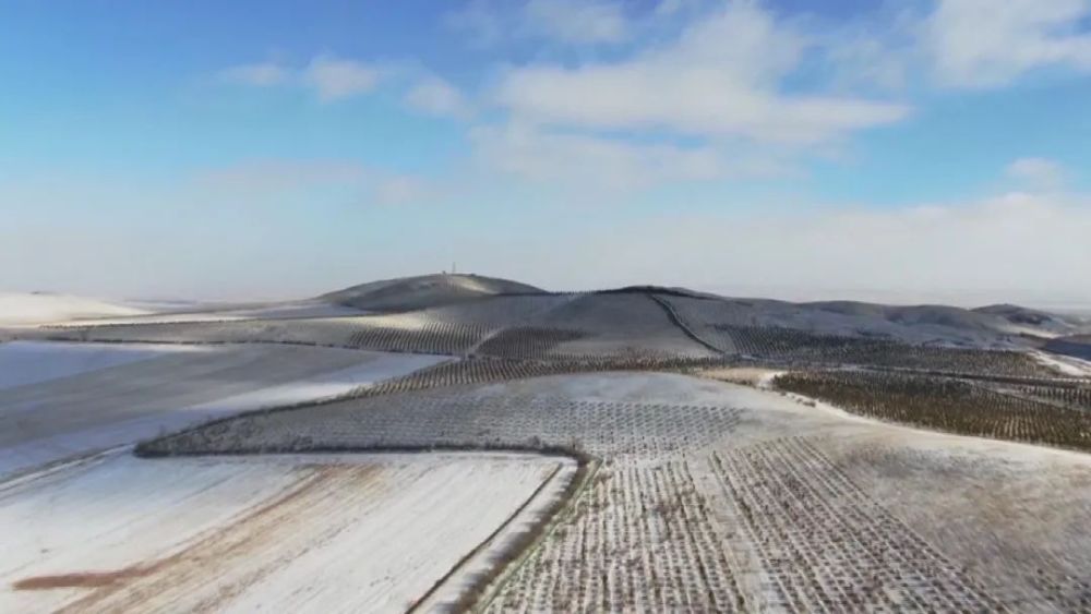 美丽河北张家口塞北管理区西山覆雪银色天地