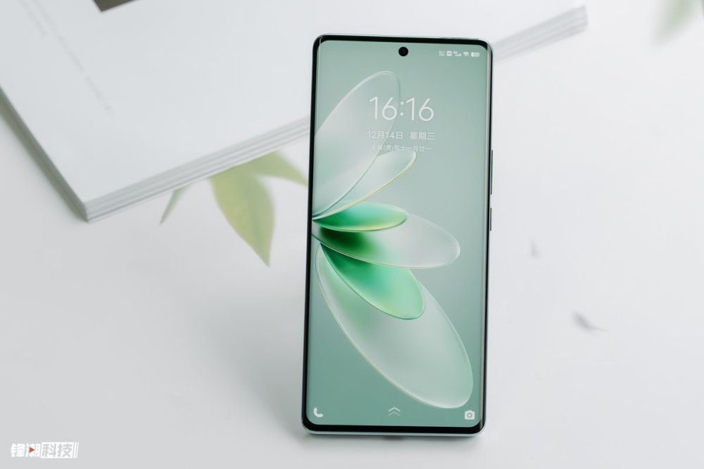 vivo s16图赏:玉质玻璃设计配合超薄机身,尽显轻奢感_腾讯新闻