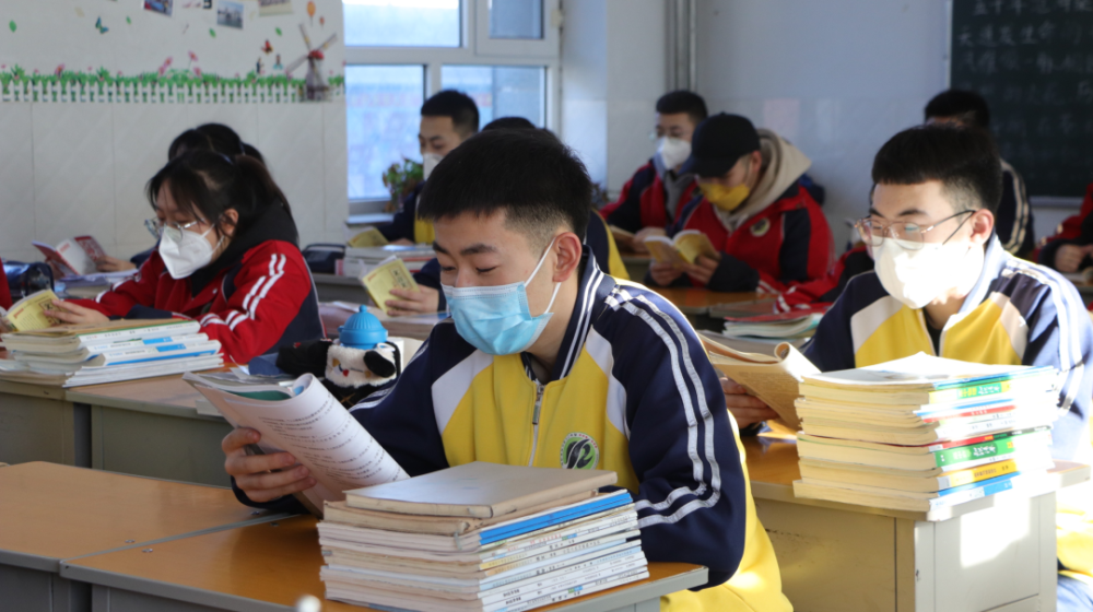 元气满满玉泉区第十二中学高三学生重返校园啦