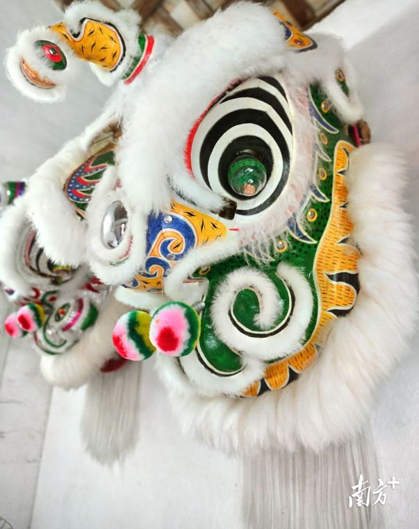 精彩鹤山多彩非遗丨鹤山狮头制作精工细作化竹为狮