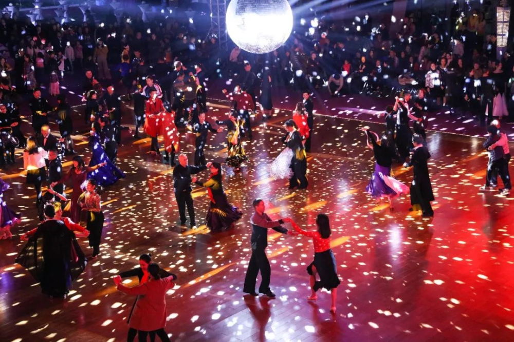 东莞新年舞会回来啦！同步举行第十三届国际标准舞锦标赛_腾讯新闻