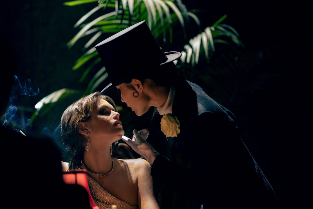 《巴比伦》公布全新剧照 华裔角色惊艳登场亮相_腾讯新闻