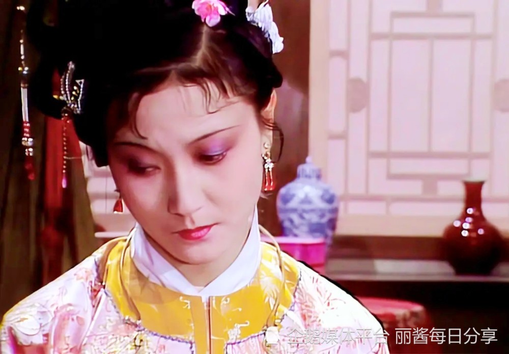 贾迎春金闺花柳质一载赴黄粱